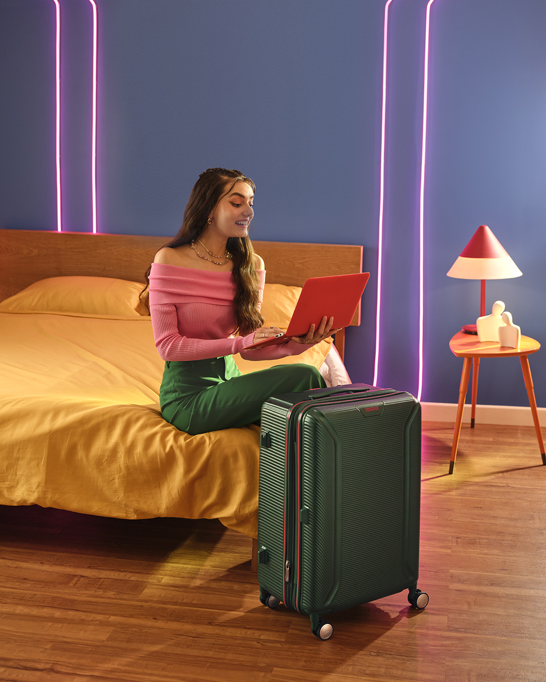 ROBOTECH 行李箱3件套裝 (20 + 24 + 28吋)PV V2  lifestyle | American Tourister